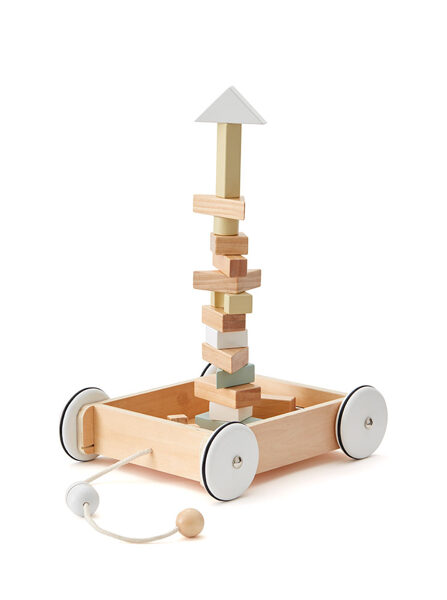 Kaste uz riteņiem ar klučiem - Kids concept - Wagon with blocks