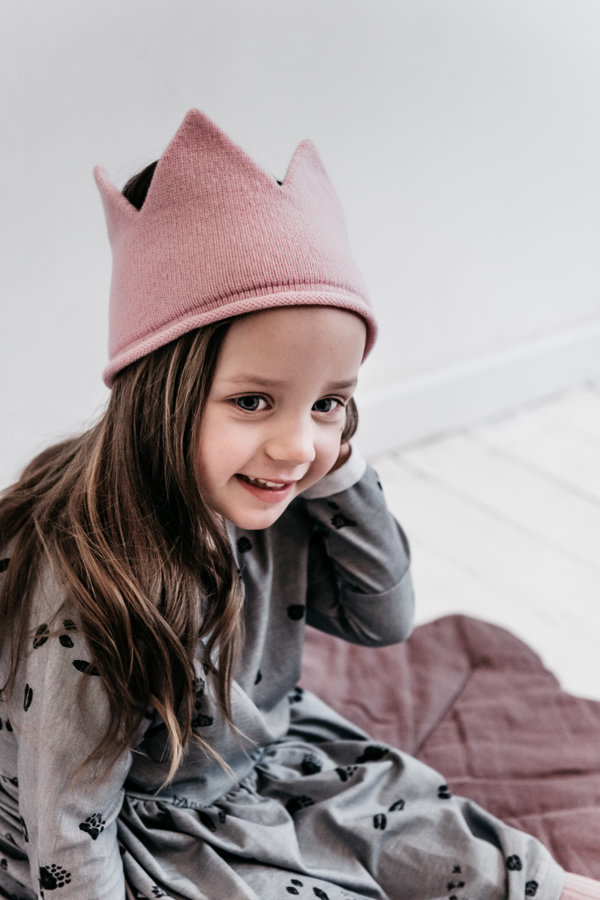Pink knitted crown